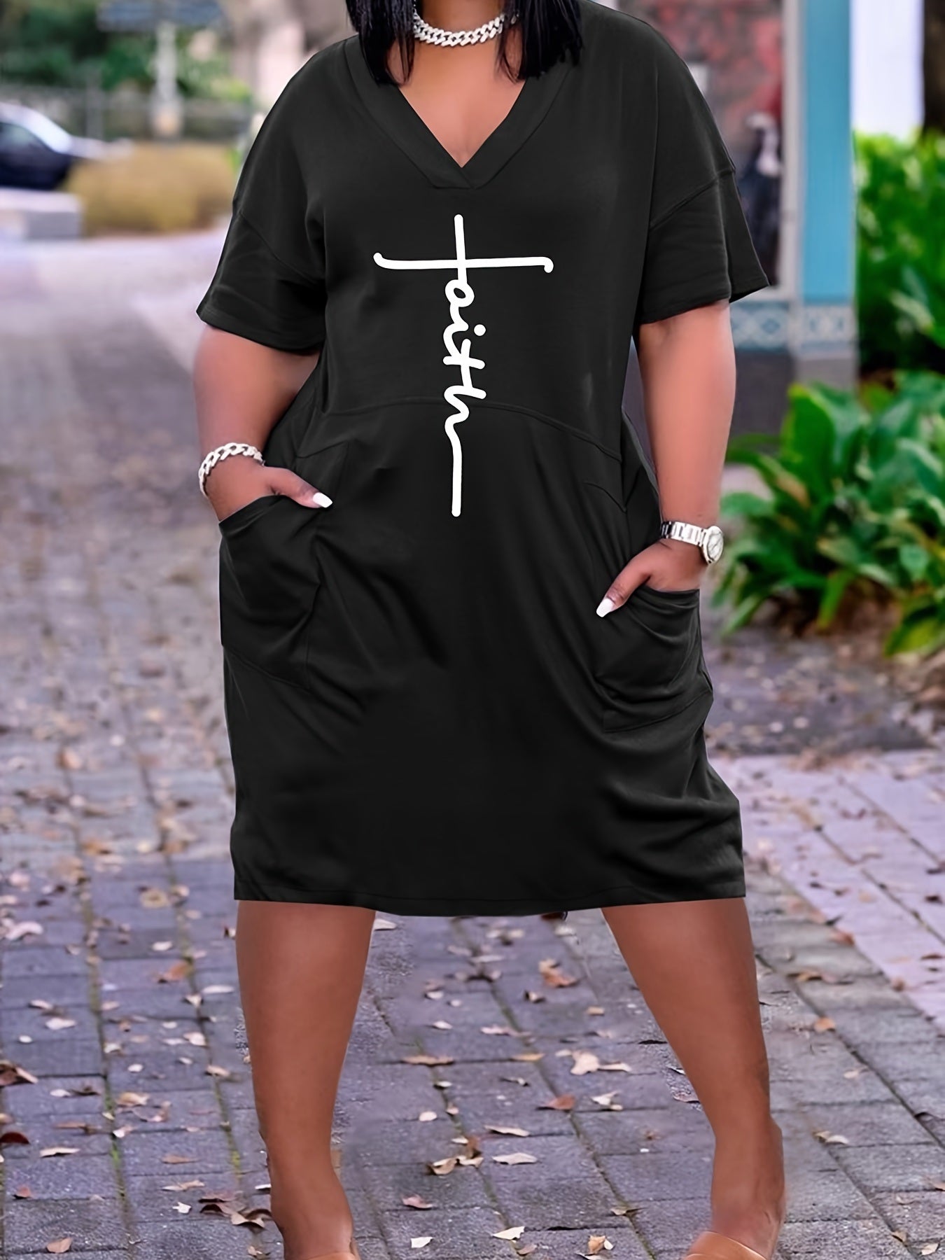 Plus Size 'Faith' Letter Print Short Sleeve Midi Dress With Pockets; Women's Plus Slight Stretch Casual Dress